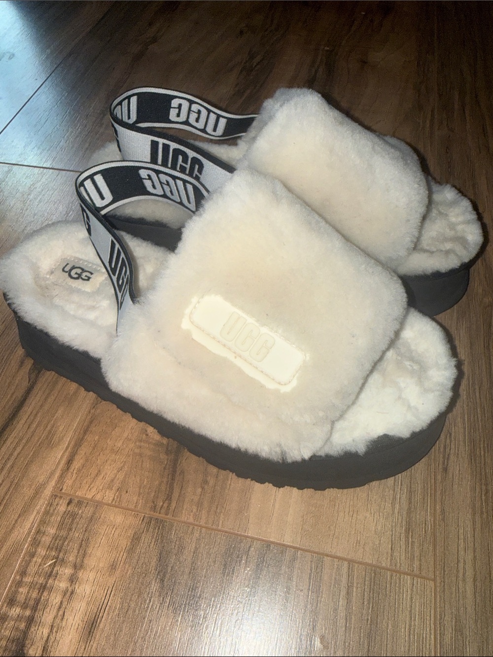 UGG Disco Slides Women’s 7 Slingback Sherpa slip on white Black chunky Slippers
